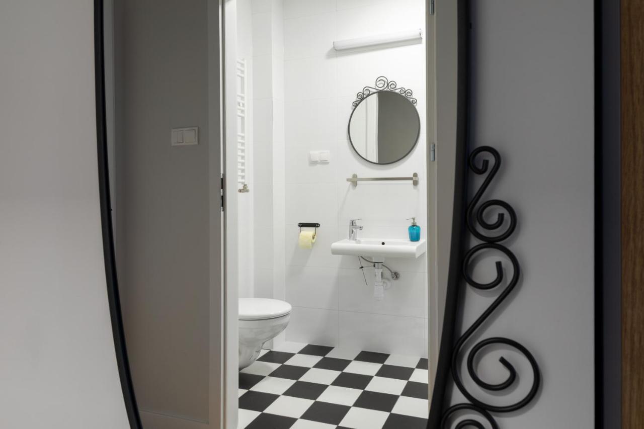 Moho Xl Hostel *